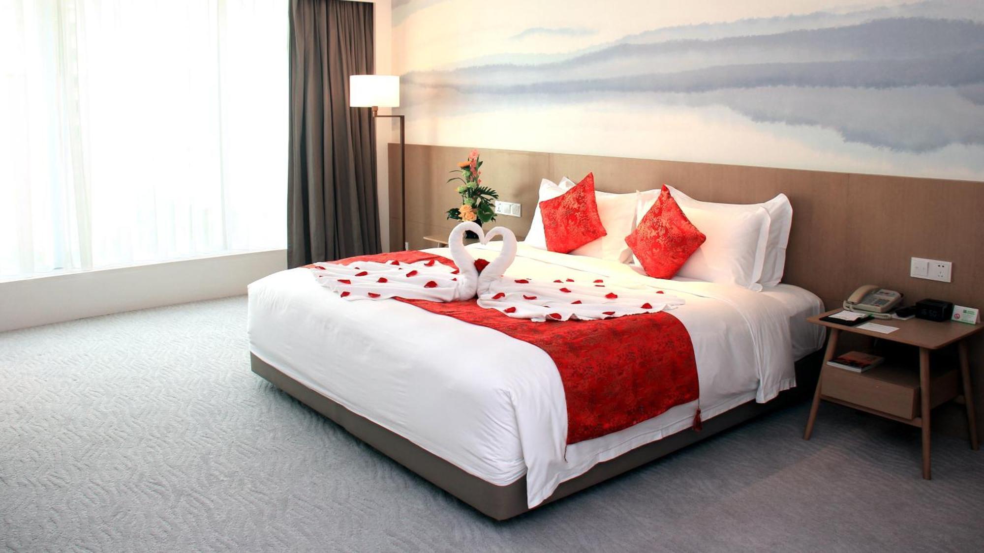 Crowne Plaza Zhuhai City Center By Ihg - Offers Free One-Way Shuttle To Chimelong Ocean Kingdom Exterior photo