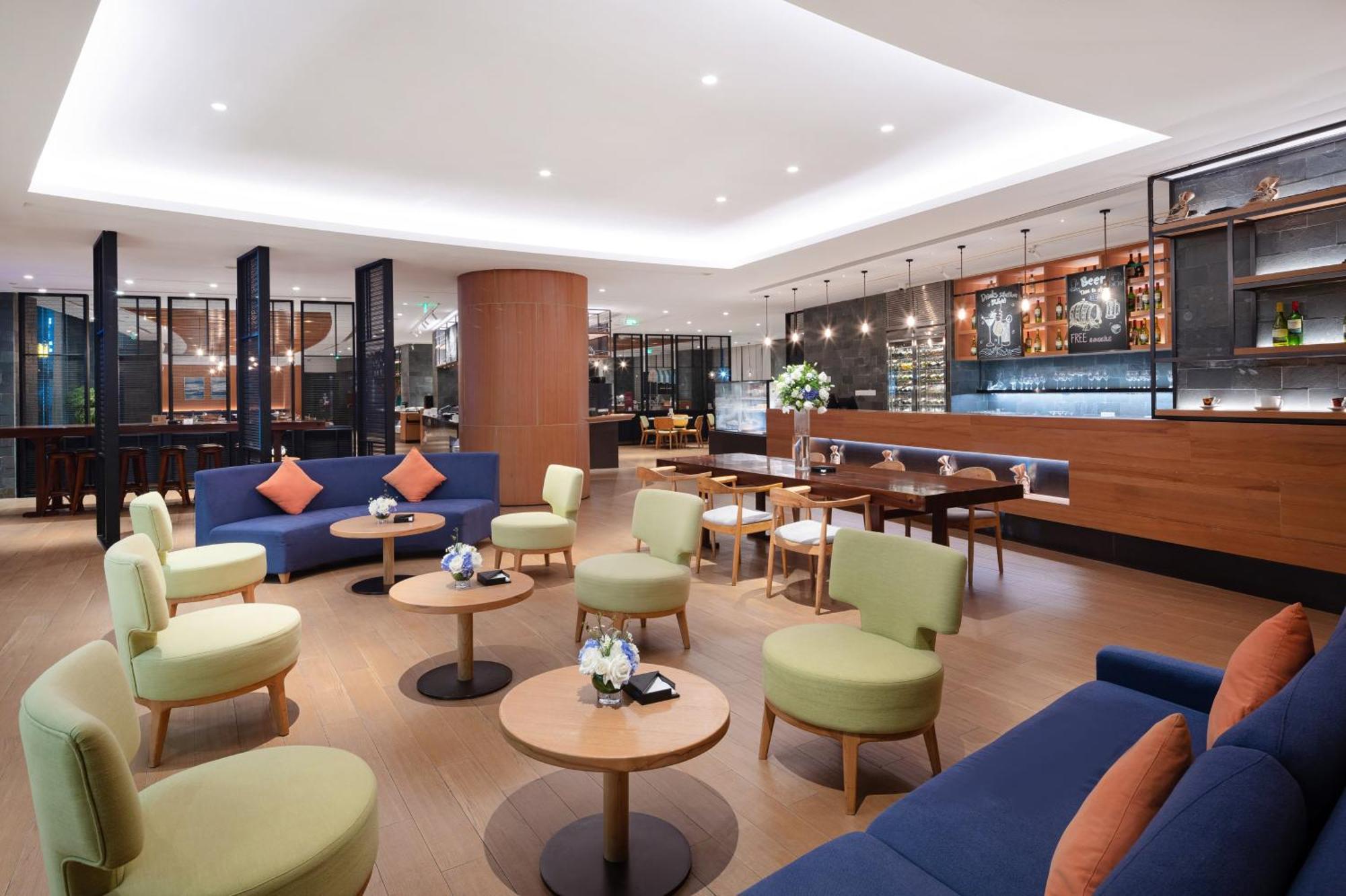 Crowne Plaza Zhuhai City Center By Ihg - Offers Free One-Way Shuttle To Chimelong Ocean Kingdom Exterior photo